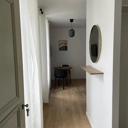 Porte De Paris 아파트호텔